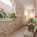 Lola - Zf Hvar * Hvar Town