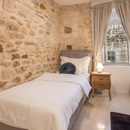 Lola - Zf Hvar Apartment *