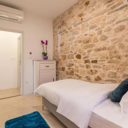 Lola - Zf Hvar Apartment
