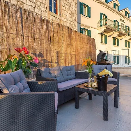 Lola - Zf Hvar Apartment