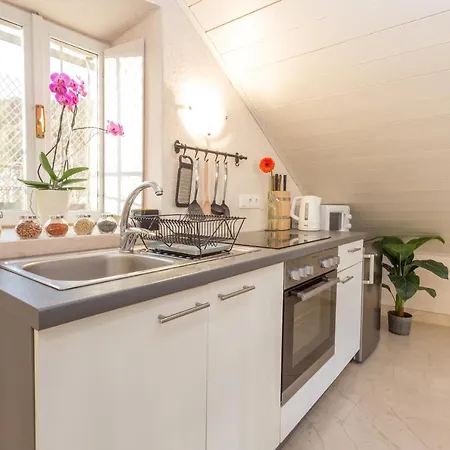 Lola - Zf Hvar Apartment