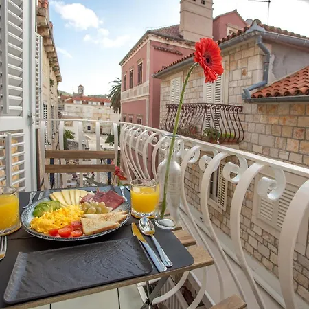 Lola - Zf Hvar Apartment