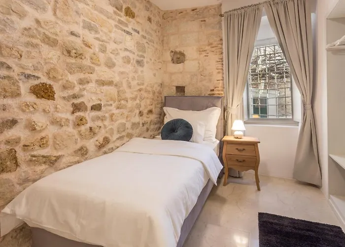 Lola - Zf Hvar Daire *