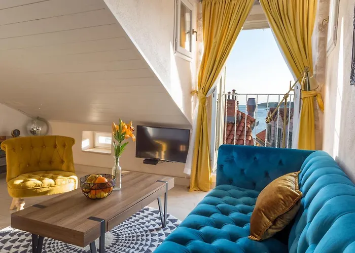 Lola - Zf Hvar חוואר